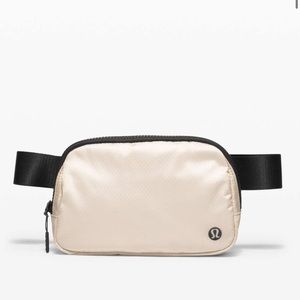 NWT Lululemon Everywhere Belt Bag *1L White Opal / Black